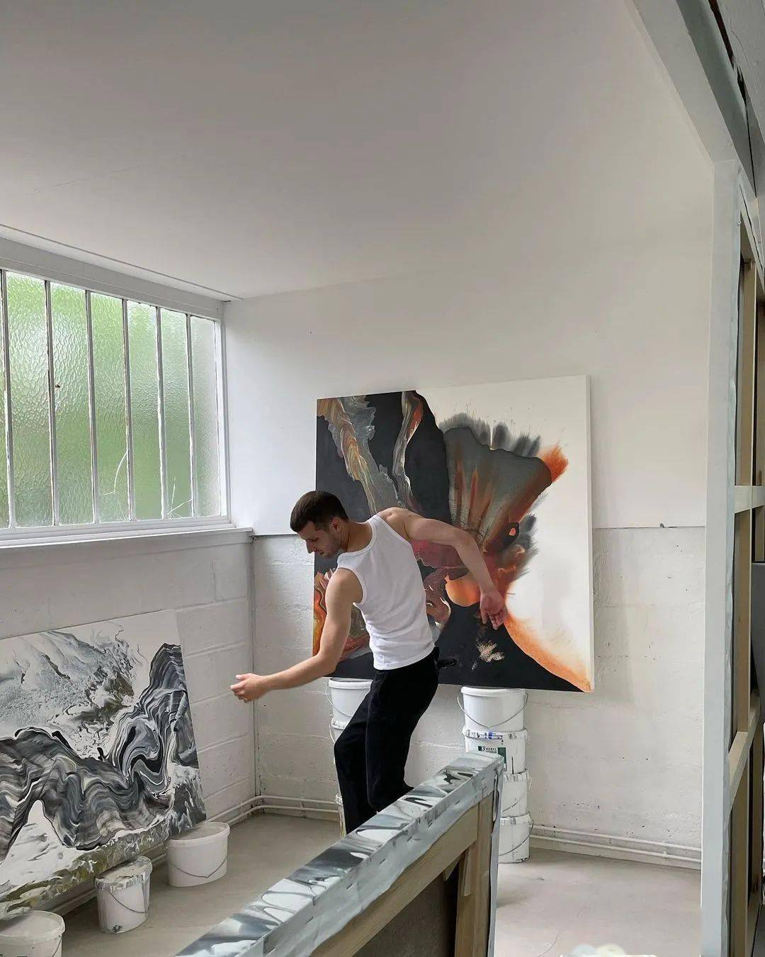 Silv|我喜欢他艺术作品中对神秘、哲学、诗意的反思…