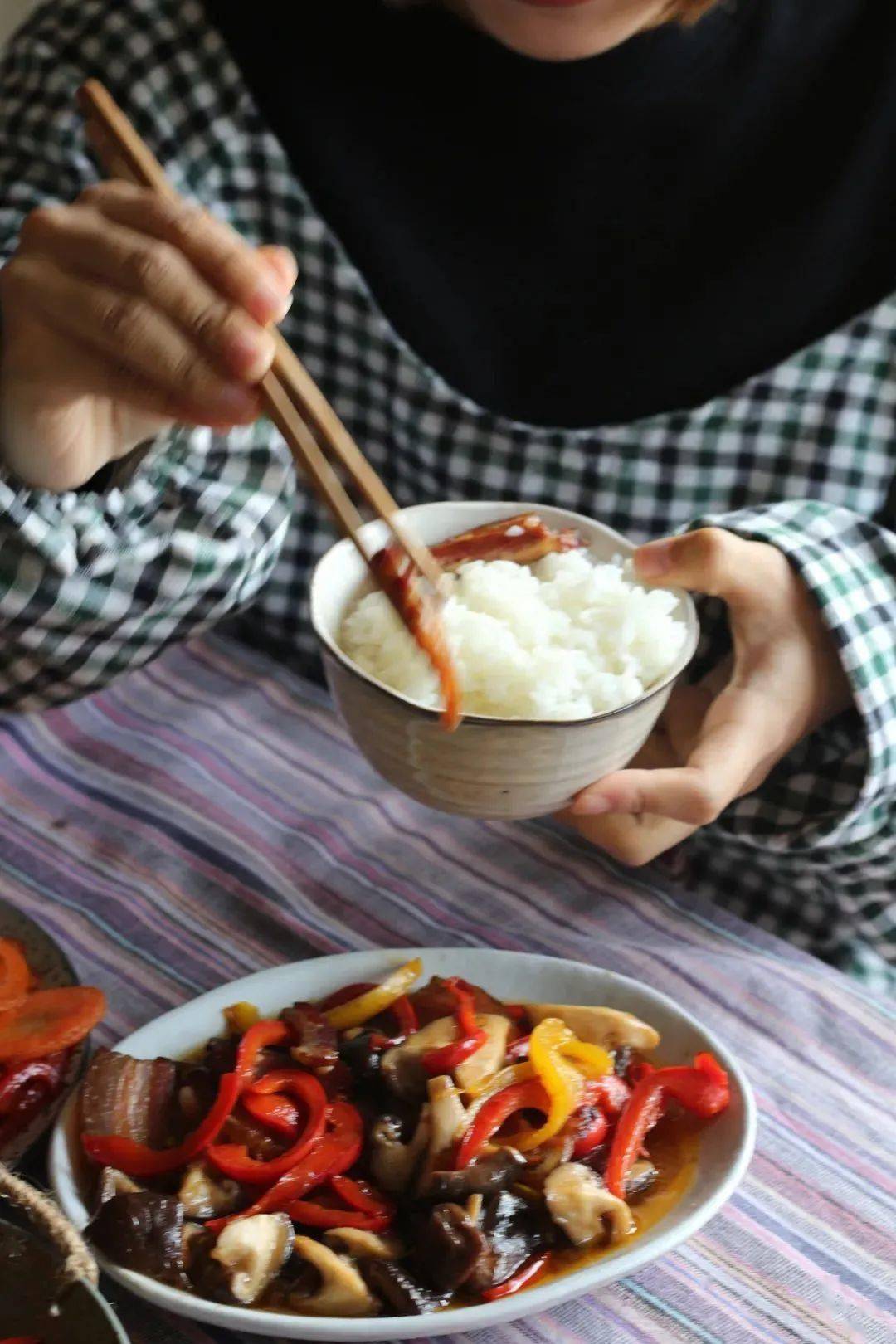 大米饭配啥下饭菜 edc3978060d84fc4863109f015f37296.jpeg