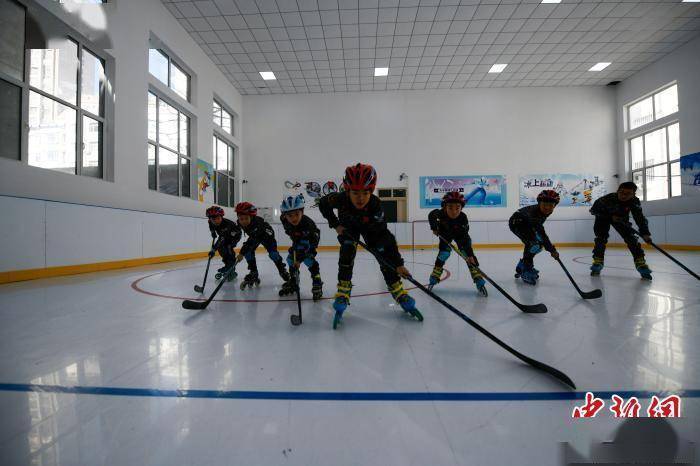 河北兴隆：冰雪运动“点燃”冬日激情