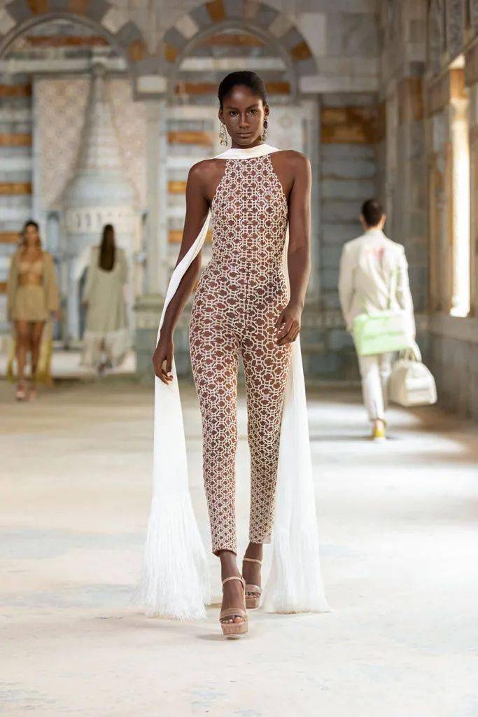 秀场【秀场】2022 春夏成衣系列 – GEORGES HOBEIKA