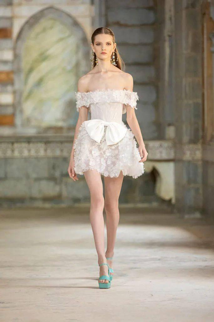 秀场【秀场】2022 春夏成衣系列 – GEORGES HOBEIKA