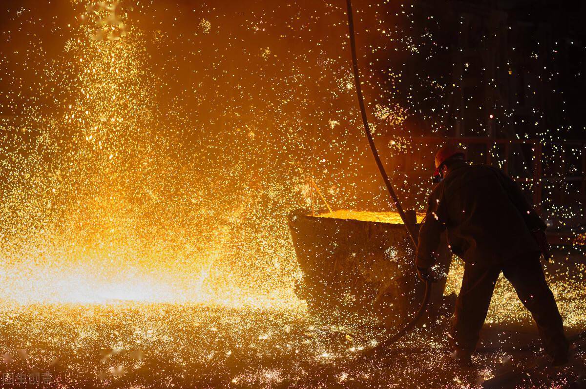 人掉进钢水里会发生什么是先感到疼痛还是来不及痛就化了