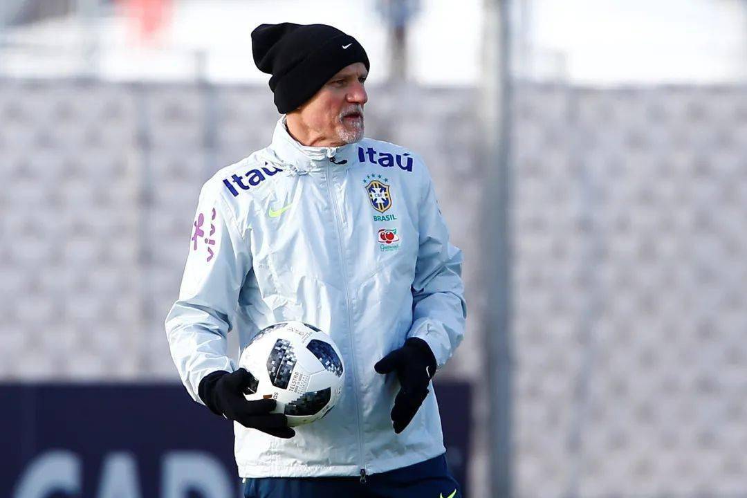 英超| 巴西传奇门将塔法雷尔加入利物浦一线队教练组