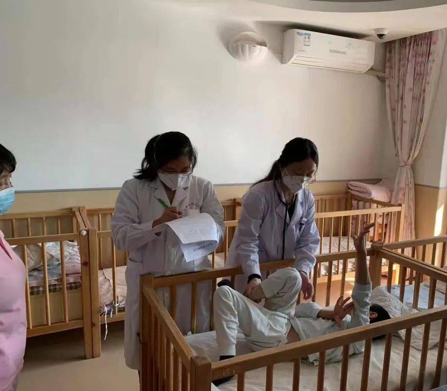 通过此次活动,北京市垂杨柳医院儿科与朝阳区儿童福利院建立了联系