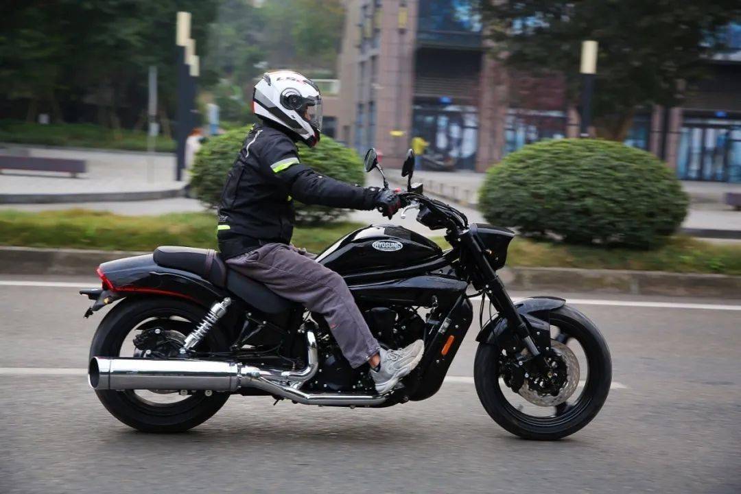 名副其实的速度巡航——轻骑大韩巡风gv650深度解读_搜狐汽车_搜狐网