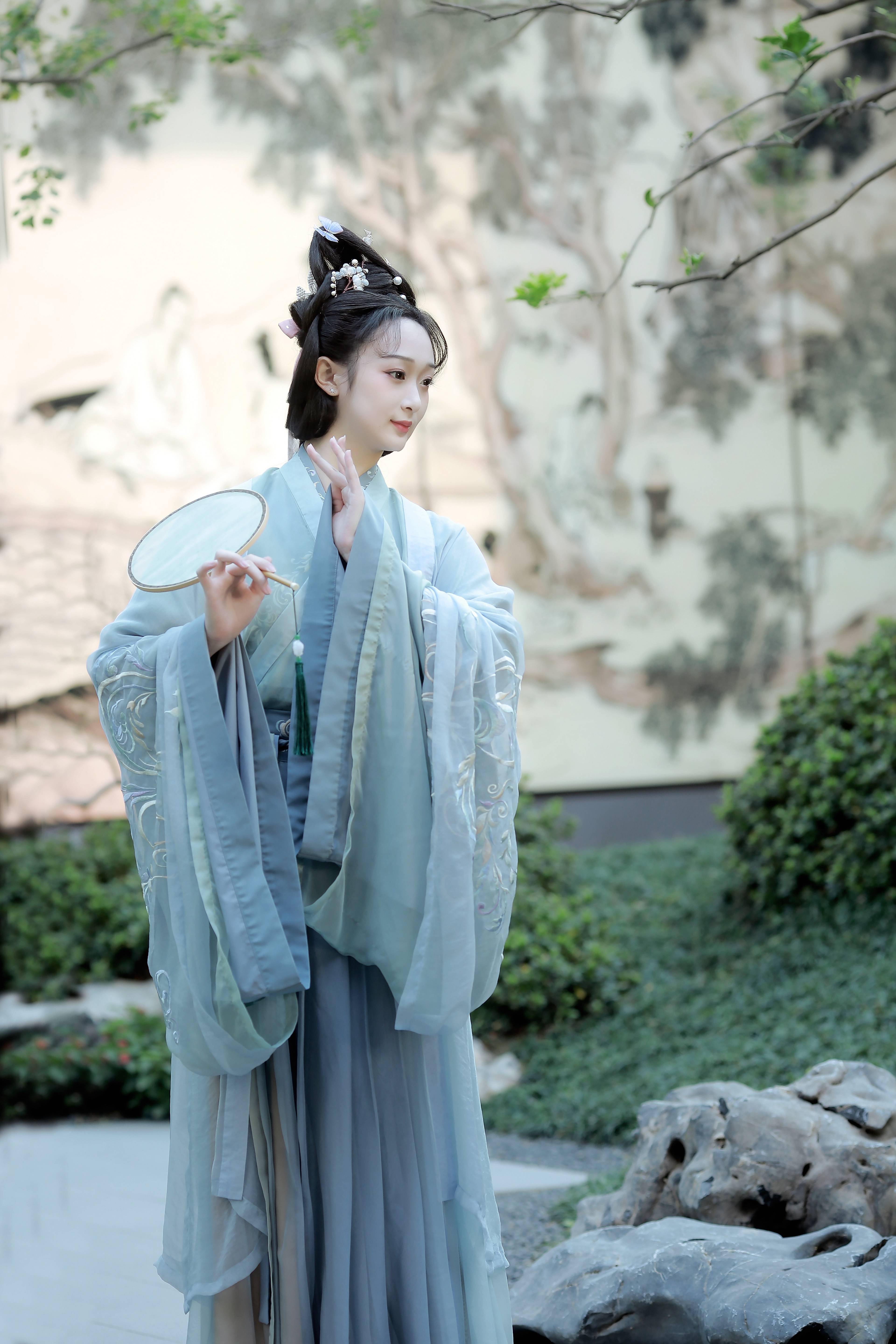 瘦影自临春水照卿须怜我我怜卿明代才女冯小青的情与志