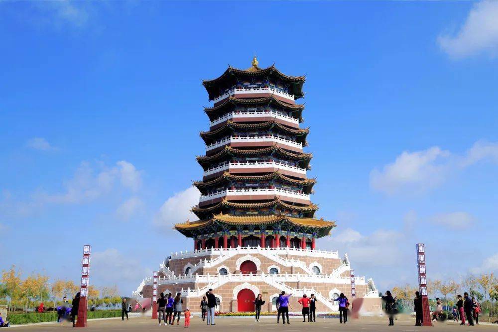 北京故宫,福建土楼,山西乔家大院,武汉黄鹤楼 作为历史文化古城的固原