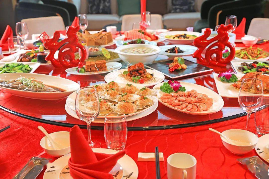 【送房间/外带年夜饭】￥1688起/10人--静安寺传奇酒店/迪士尼旁亲子