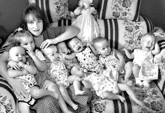 八胞胎妈妈怀孕的照片图片