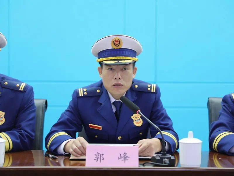 火焰迎新蓝青浦消防举行第三批新招录消防员授衔仪式