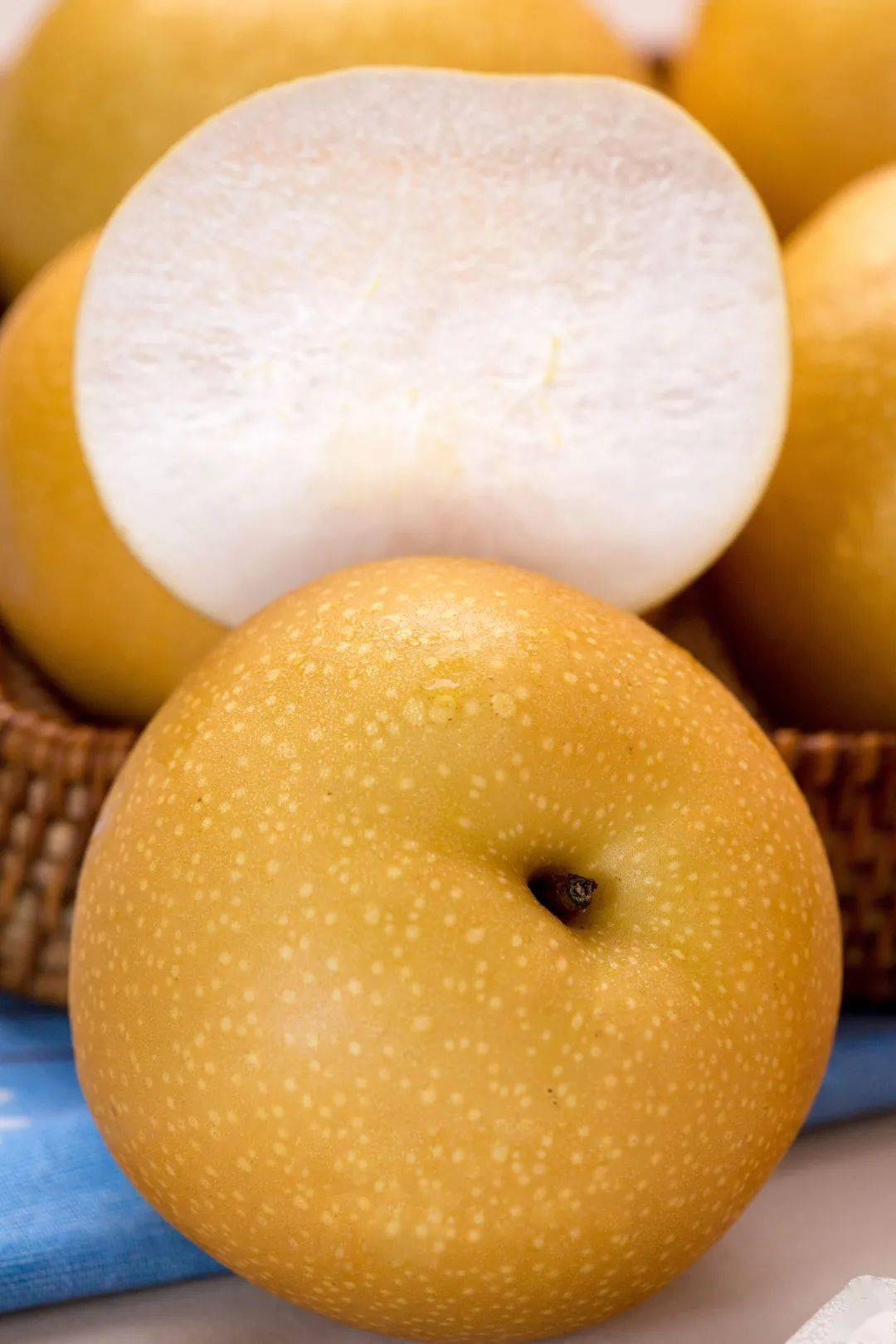 这个季节的山东秋月梨可太好吃了!