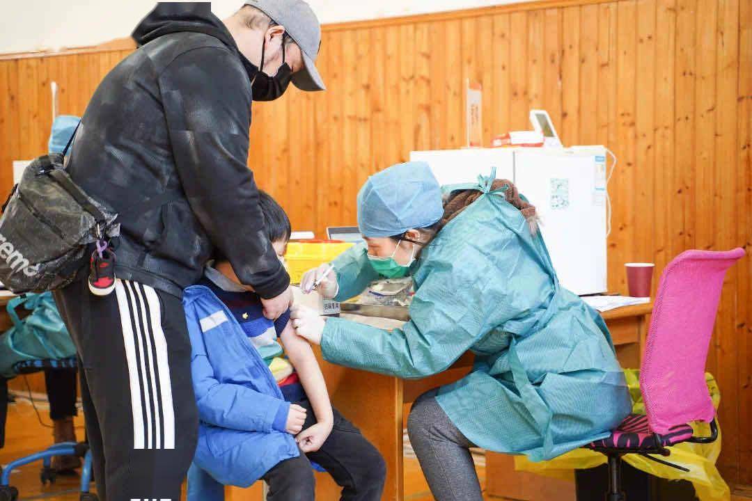 疫苗|上海宝山6至11岁人群新冠疫苗第二针接种工作有序开展