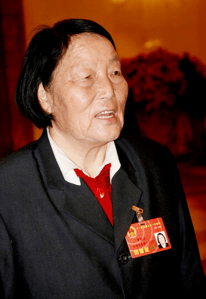 《功勋》里的她,女性力量在什么时代都存在_张富_全力支持_中国
