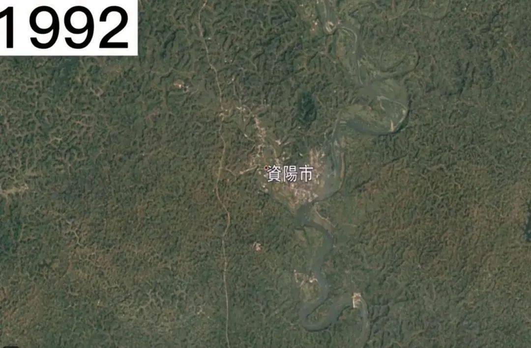 80年代的资阳,或许有所发展,但发展有限,至少,在卫星地图上,基本可以