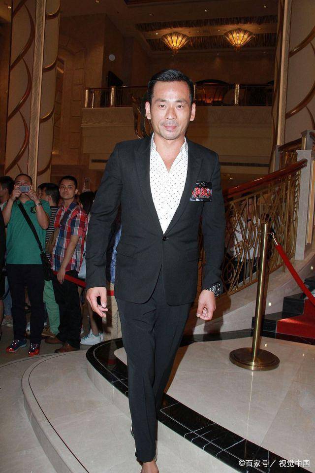 洗米华为24岁儿子庆生未受mandy影响家庭,洗米嫂心情好表现兴奋