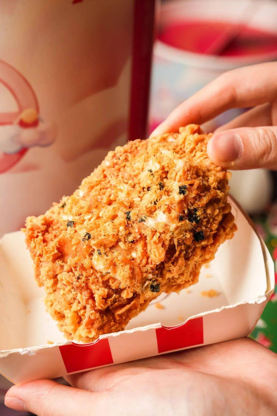 HelloKFC圣诞季来了！XL号“巨大的桶”，限时限量开抢！