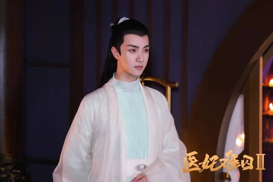 高寒《医妃难囚》第二季热播 深情演绎温柔神医顾西风