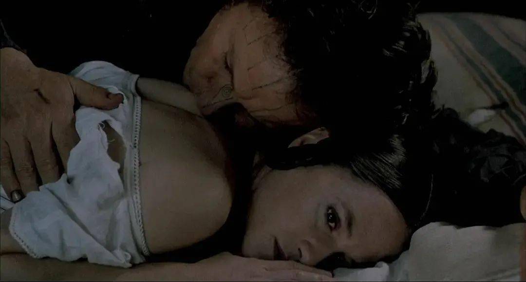 角色|颁奖季！深柜之死，是一场温柔的诱杀