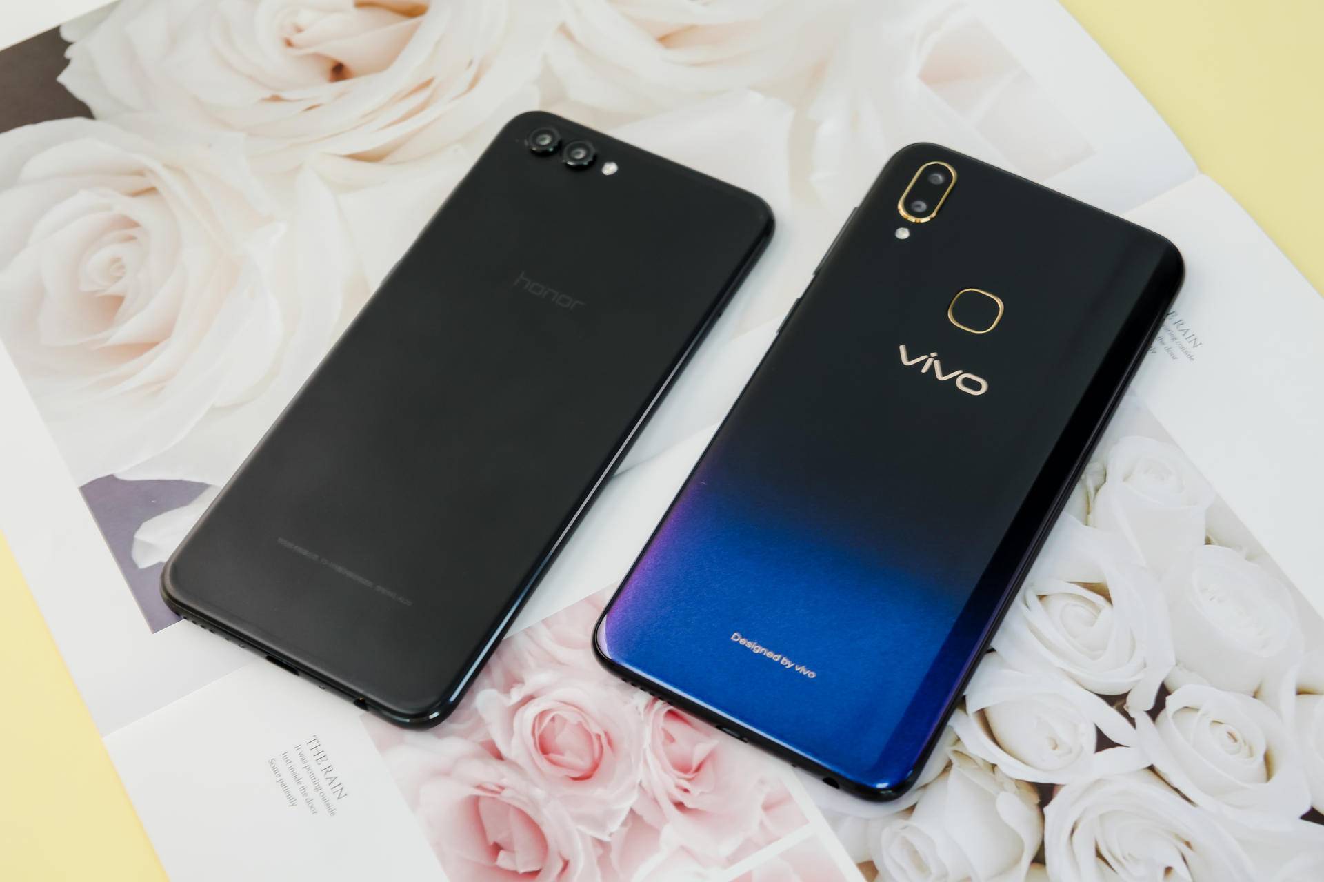 一年的时间里,千元机的屏幕设计终于定型_vivo_刘海屏_荣耀