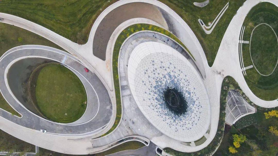 点亮成都新地标独角兽岛首开区照明启动