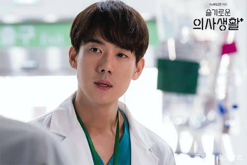 机智的医生生活2韩剧 2635900695f9469bb5f21995eb74f3a9.jpeg
