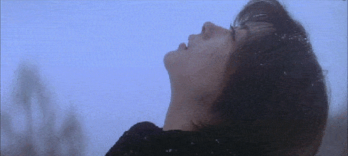 被拽进来剧组拍摄电视连续剧还只有不到两个月的孩子也屠