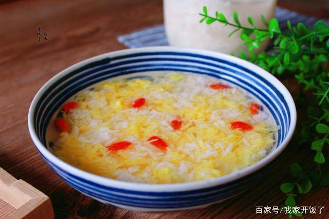 除夕夜,用自家酿的米酒做甜汤,爽滑利口,美容养颜,全家都爱喝_大洞