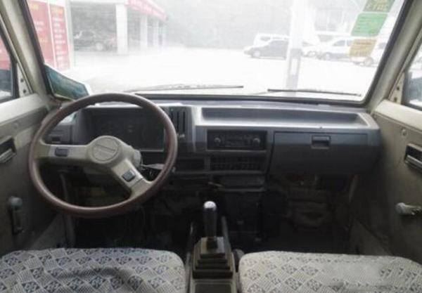 松花江面包车是哈飞汽车的一个经典车型,不过在08年就已经彻底停产了.