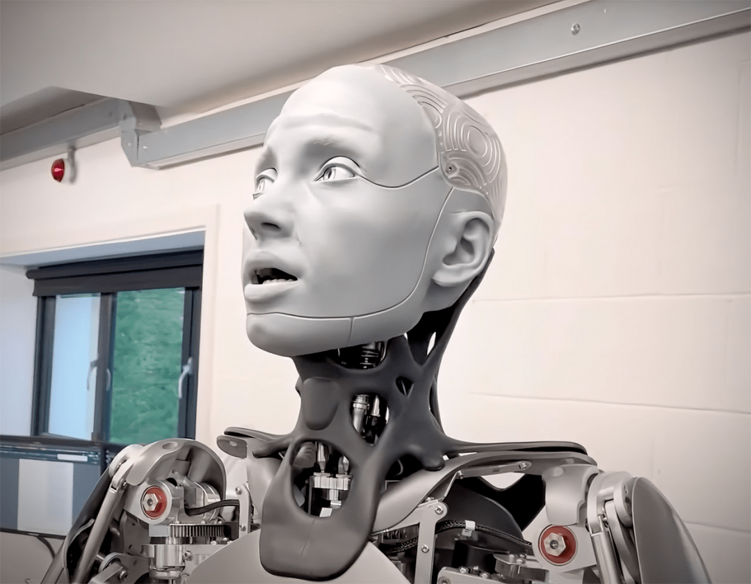 国外超仿真机器人吓坏网友:机器人要统治世界了?