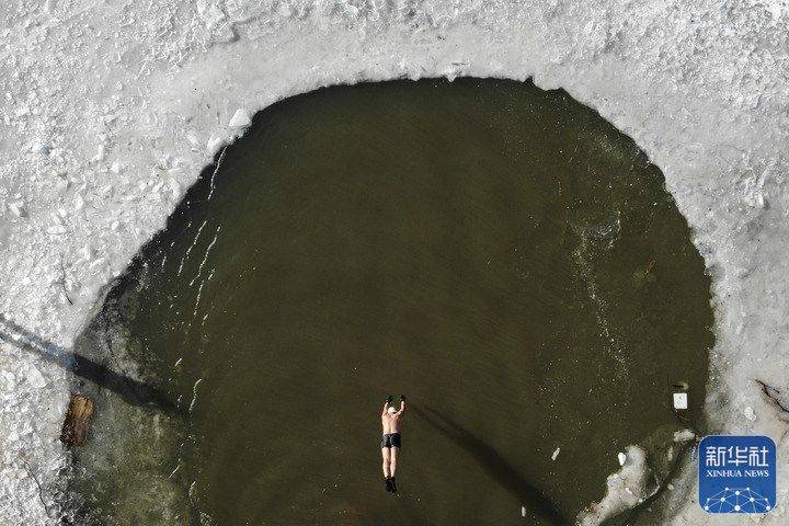 蔡湘鑫|过于硬气！大雪节气“泳”者无畏