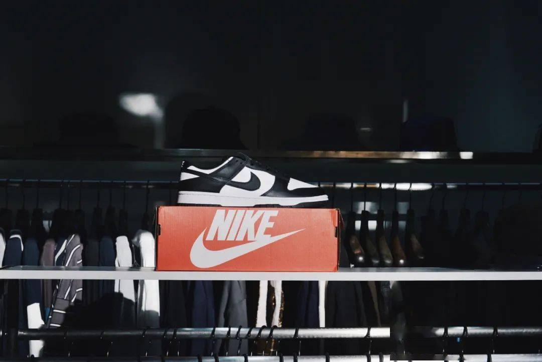 经典黑白魅力不减nikedunkretroblacksoar发售回顾