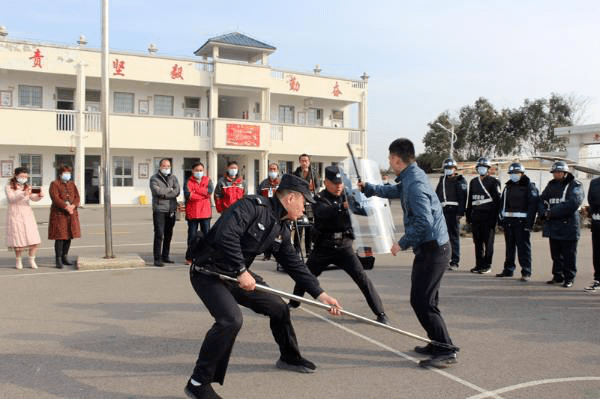 濉溪县百善中心学校召开校园安防建设"四个100"工作现场会_百善镇