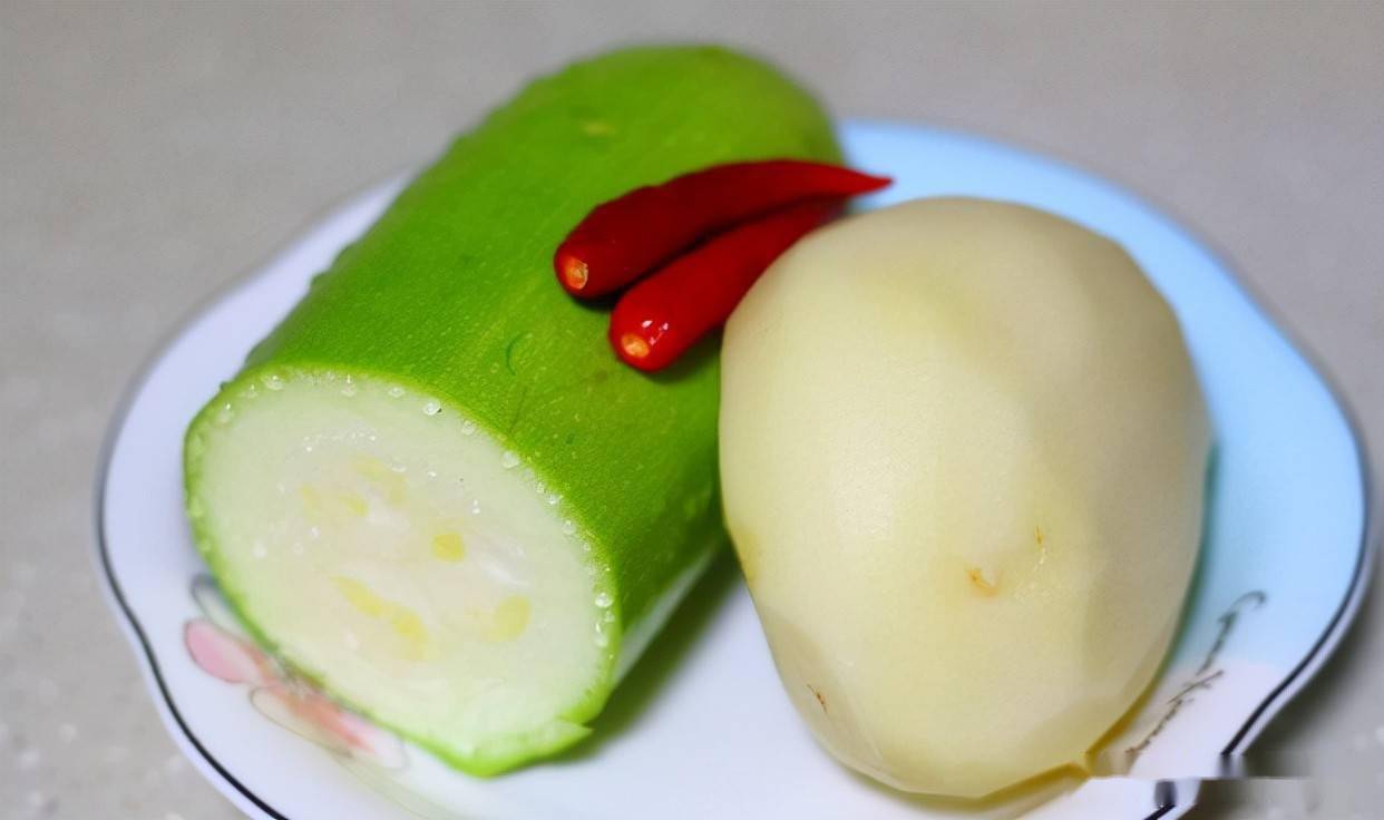 土豆加什么可以防止氧化 aeeac005ede34a96b7e670a43134c71d.jpeg