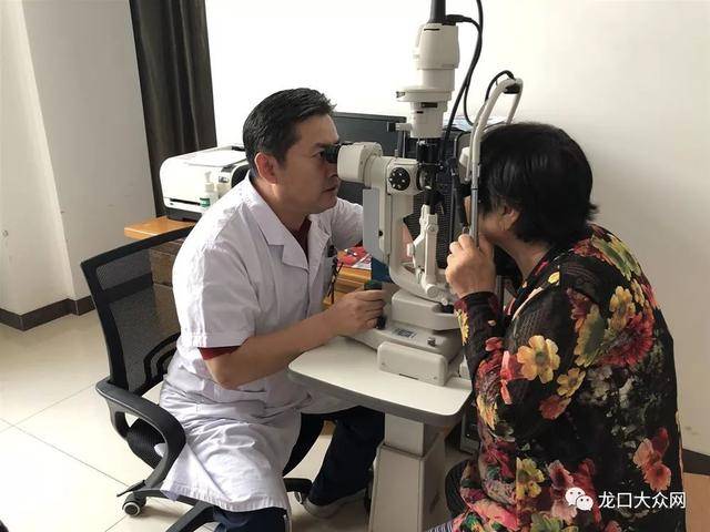 初见张云峰医生脑海里就浮现一个词,温文尔雅.