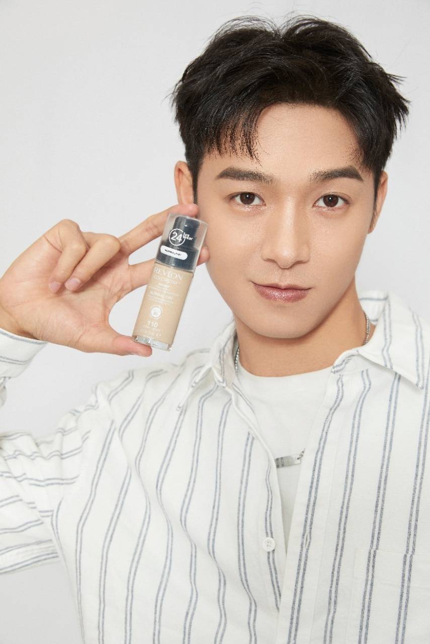 恭喜x玖少年团伍嘉成解锁revlon露华浓品牌星推官