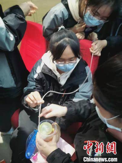 “哇，太神奇了！”辽宁沈阳中学学生走进“天宫课堂”