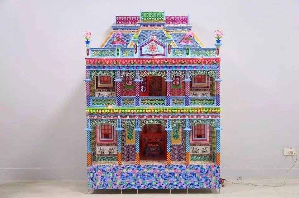 中国人烧给死人的纸扎登上巴黎设计周还被法国的博物馆收藏老外中国人