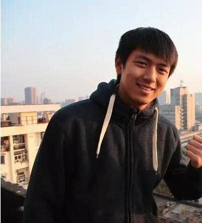 李现的黑历史被扒看他十年前的照片整没整容一目了然