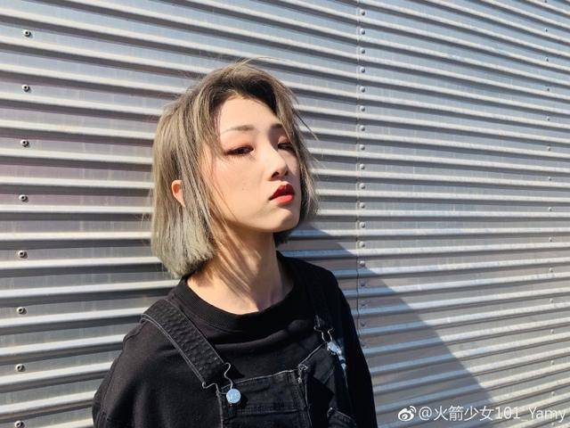 粉丝纷纷大赞:老婆你也太帅了吧!yamyyamy