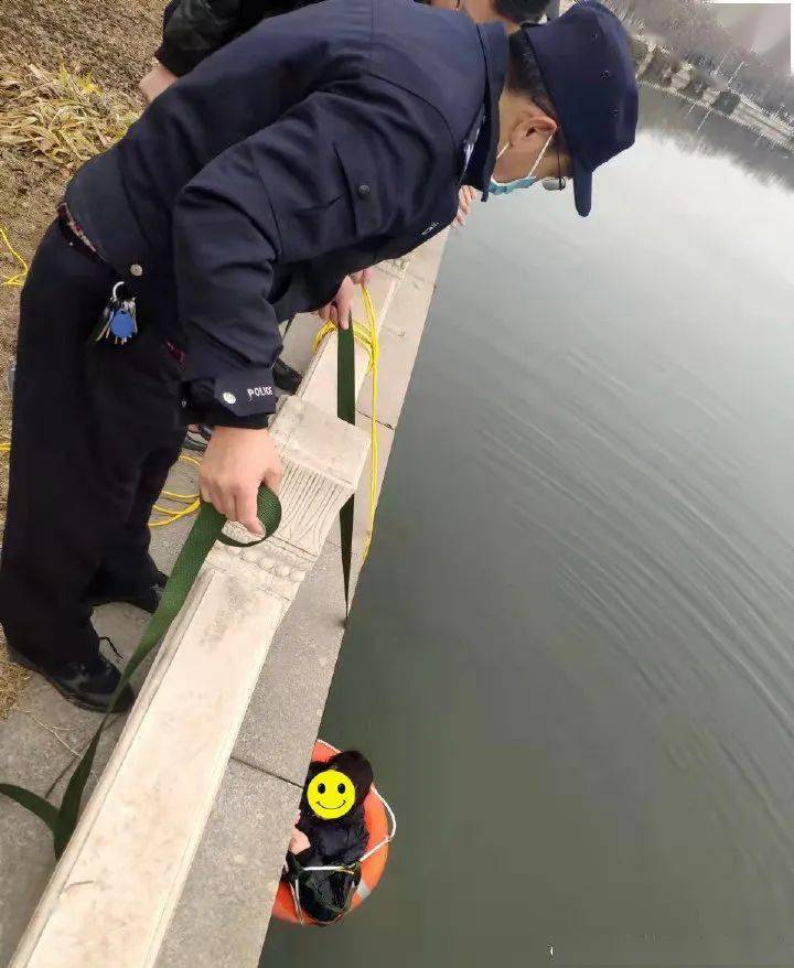 【共同关注】唐山一女子跳河轻生,原因._落水_报警_群众