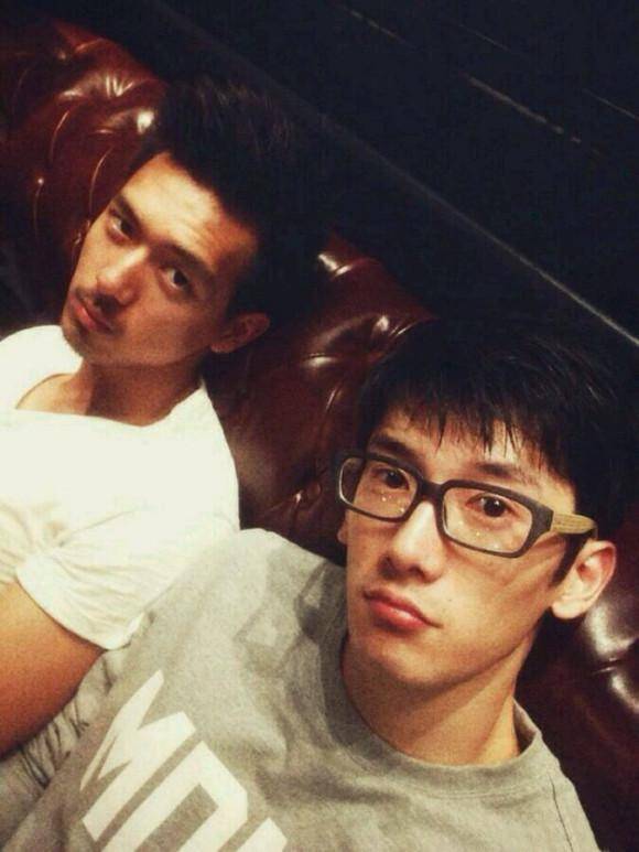 李现,韩东君,刘芮麟聚餐被拍,三人点两份牛排,是小气还是自律_健身