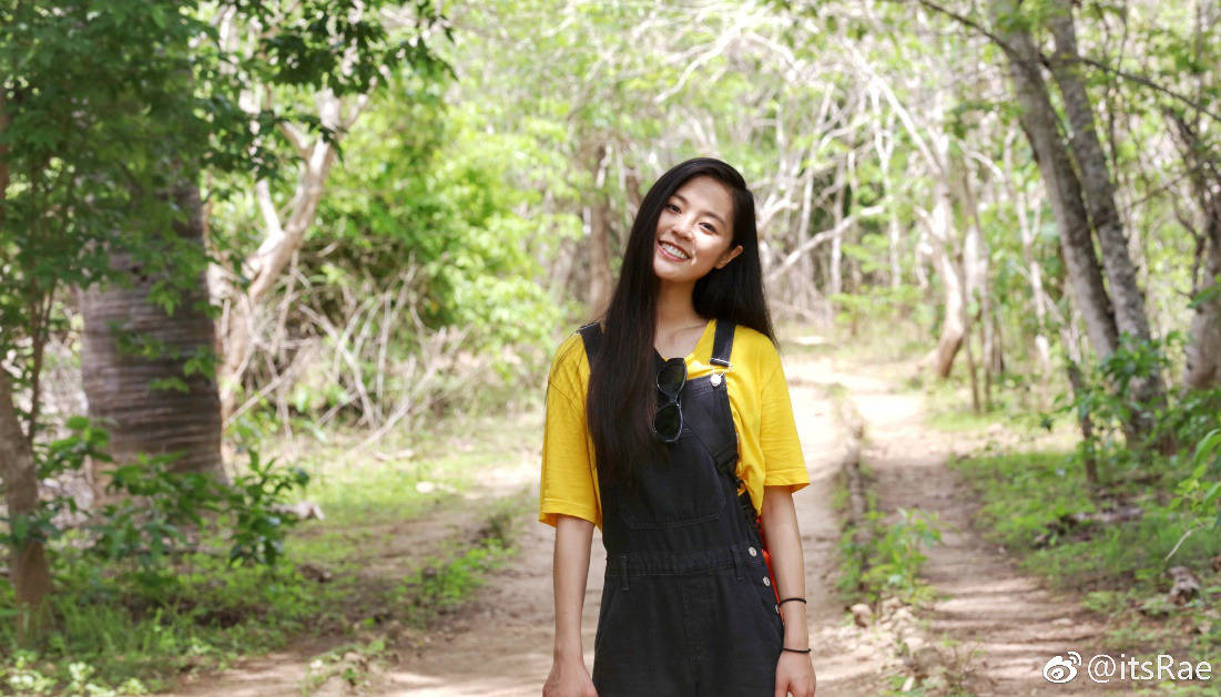 在抖音上,粉丝亲切地评论itsrae"你让我看到这才是