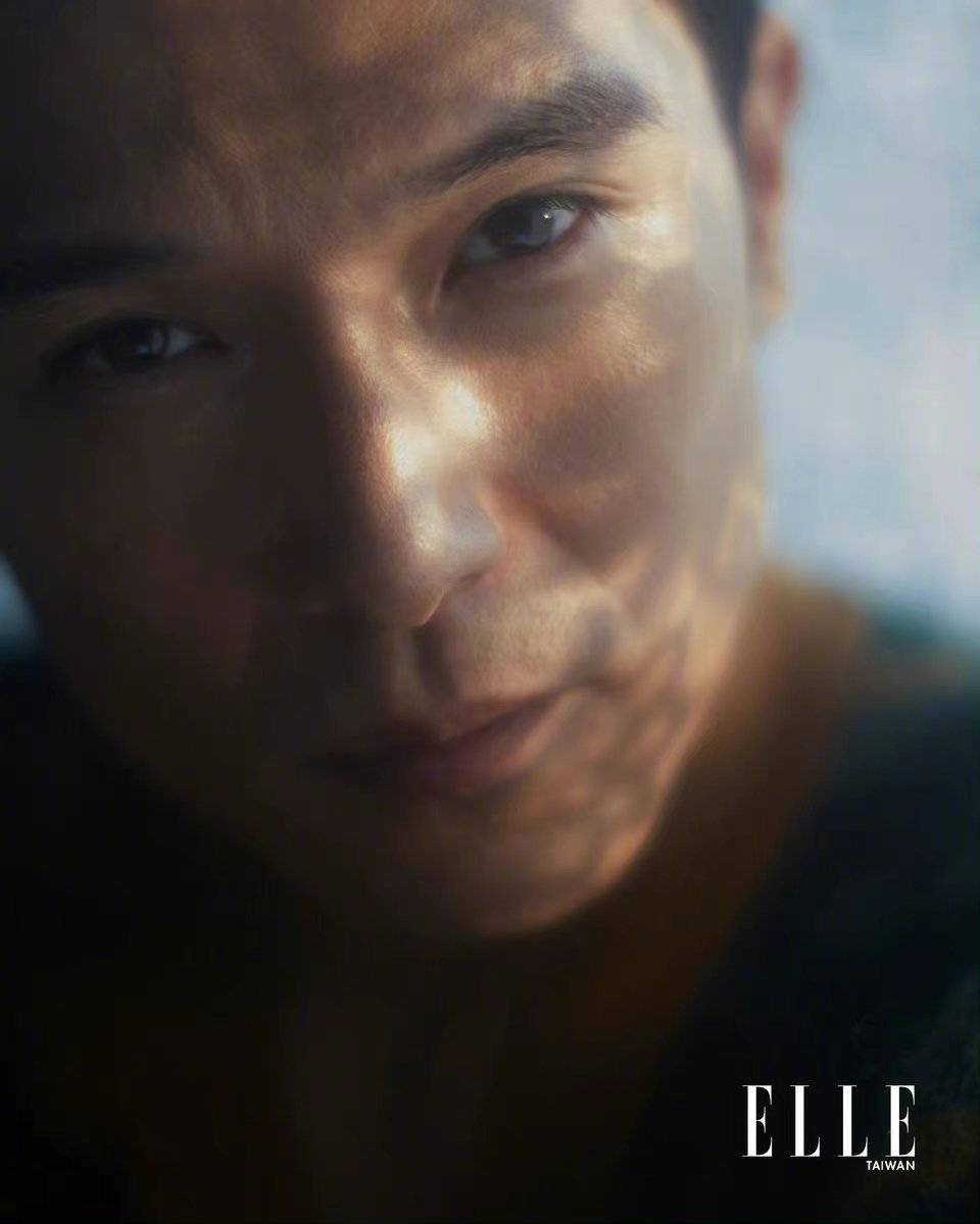 邱泽的一组最新写真 (台湾版《elle》)