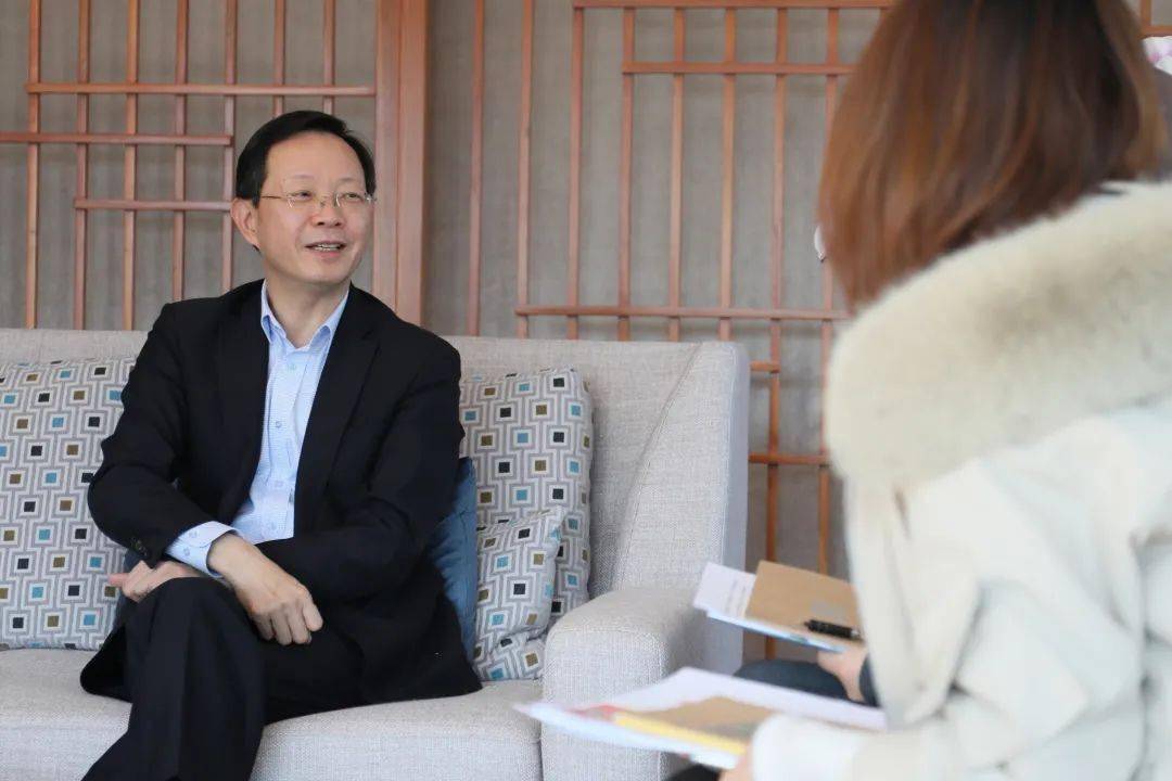 建地铁就是建一座城何解人民日报解放日报采访俞光耀讲述上海地铁的