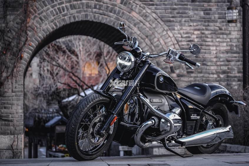 令人难以抗拒的机械感 试驾史上最大拳击手-宝马r18_搜狐汽车_搜狐网