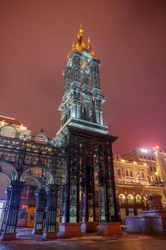 在哈尔滨圣索菲亚广场除了教堂还有这么好看的建筑