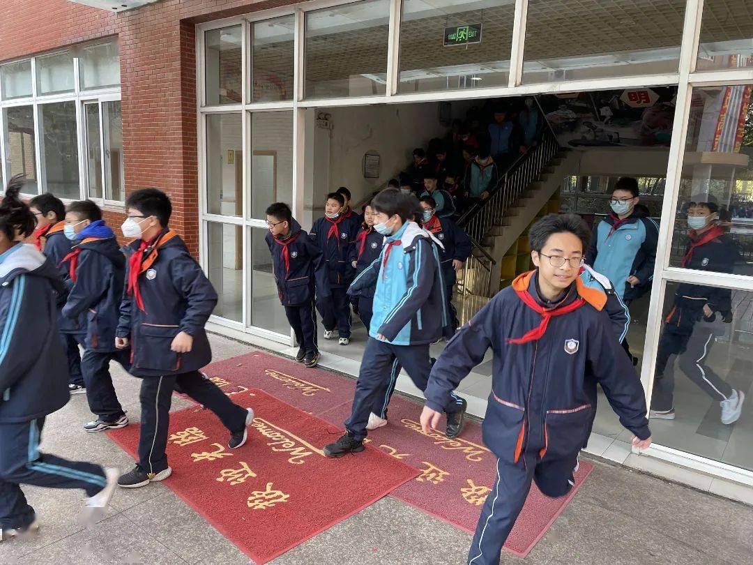 校园安全全校齐动员共筑消防安全防火墙上海市宝山区杨泰实验中学2021