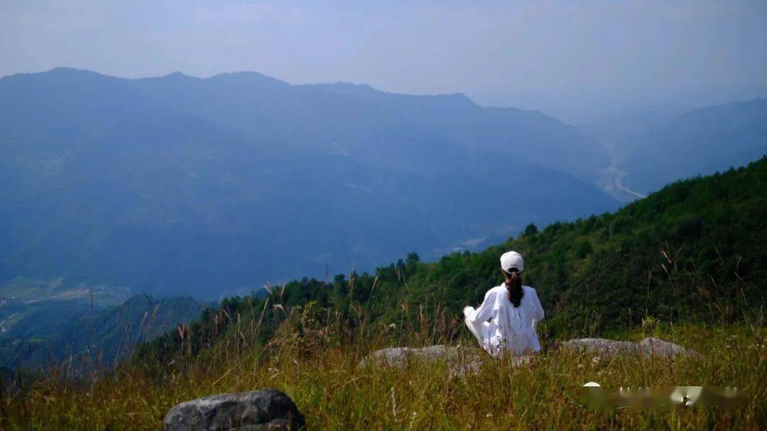 12月18日(周六)徒步穿越龙胜高石山,眺望延绵不绝高山草甸,三星强度