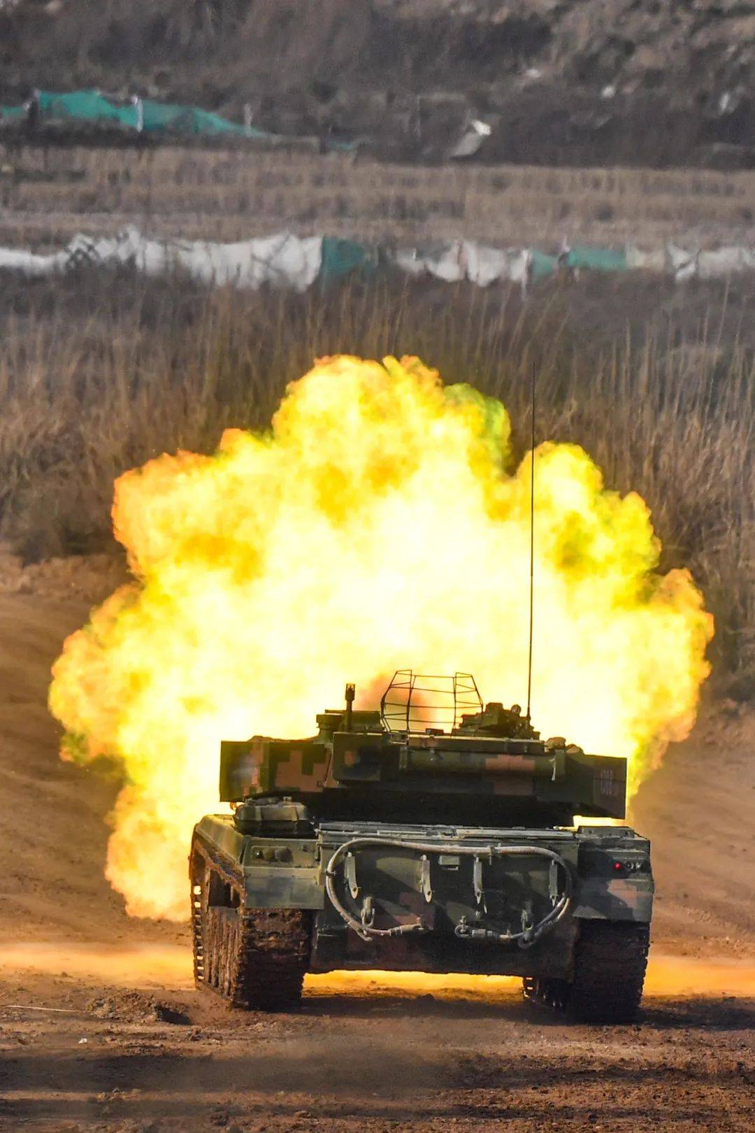 黄沙弥漫,硝烟滚滚,陆战之王超燃开火