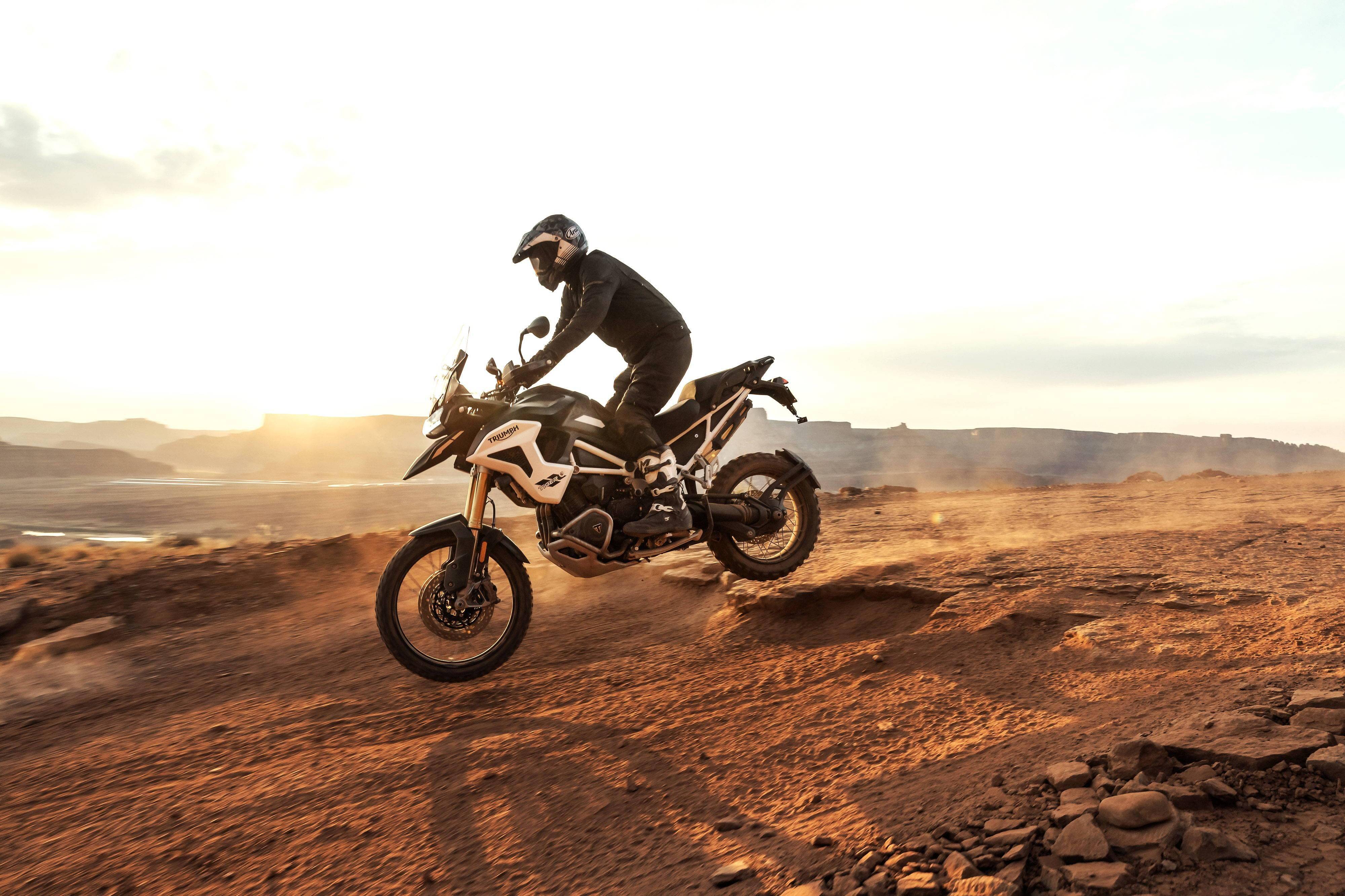 凯旋新一代探险车tiger1200rally系列户外特写